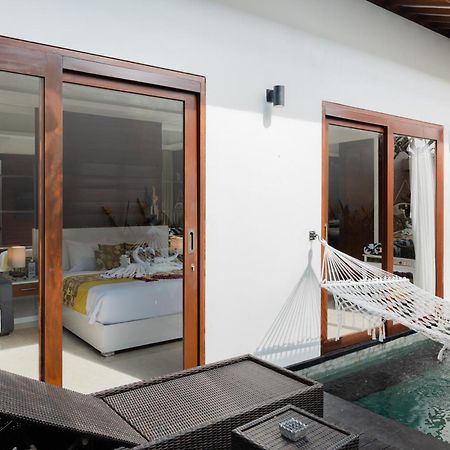 อนารี วิลลา กูตา Villa เลอกีอัน ภายนอก รูปภาพ