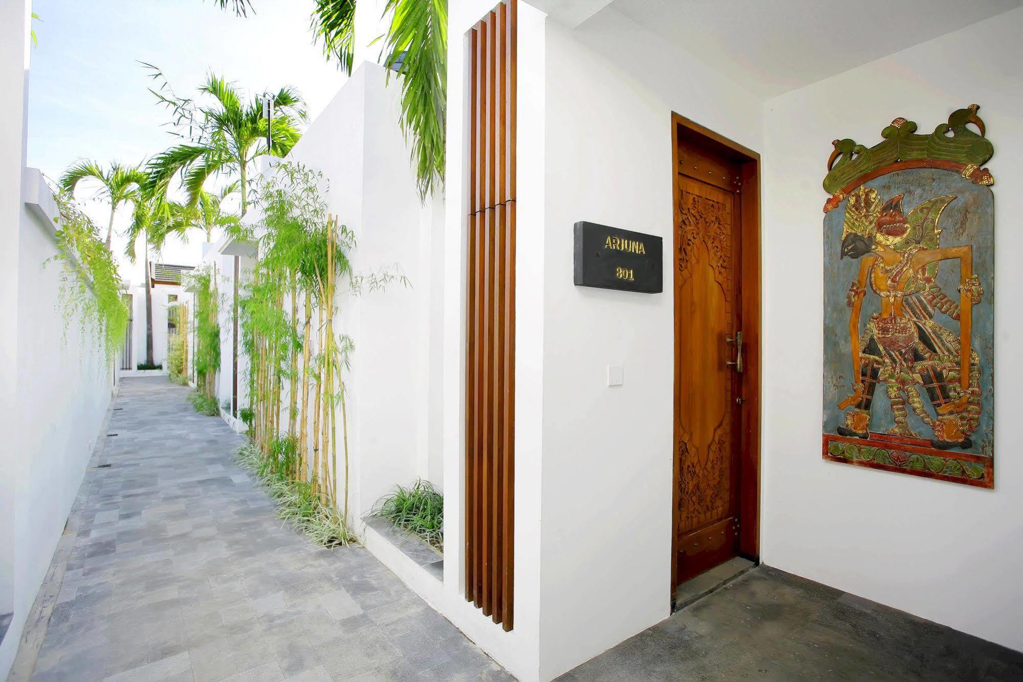 อนารี วิลลา กูตา Villa เลอกีอัน ภายนอก รูปภาพ