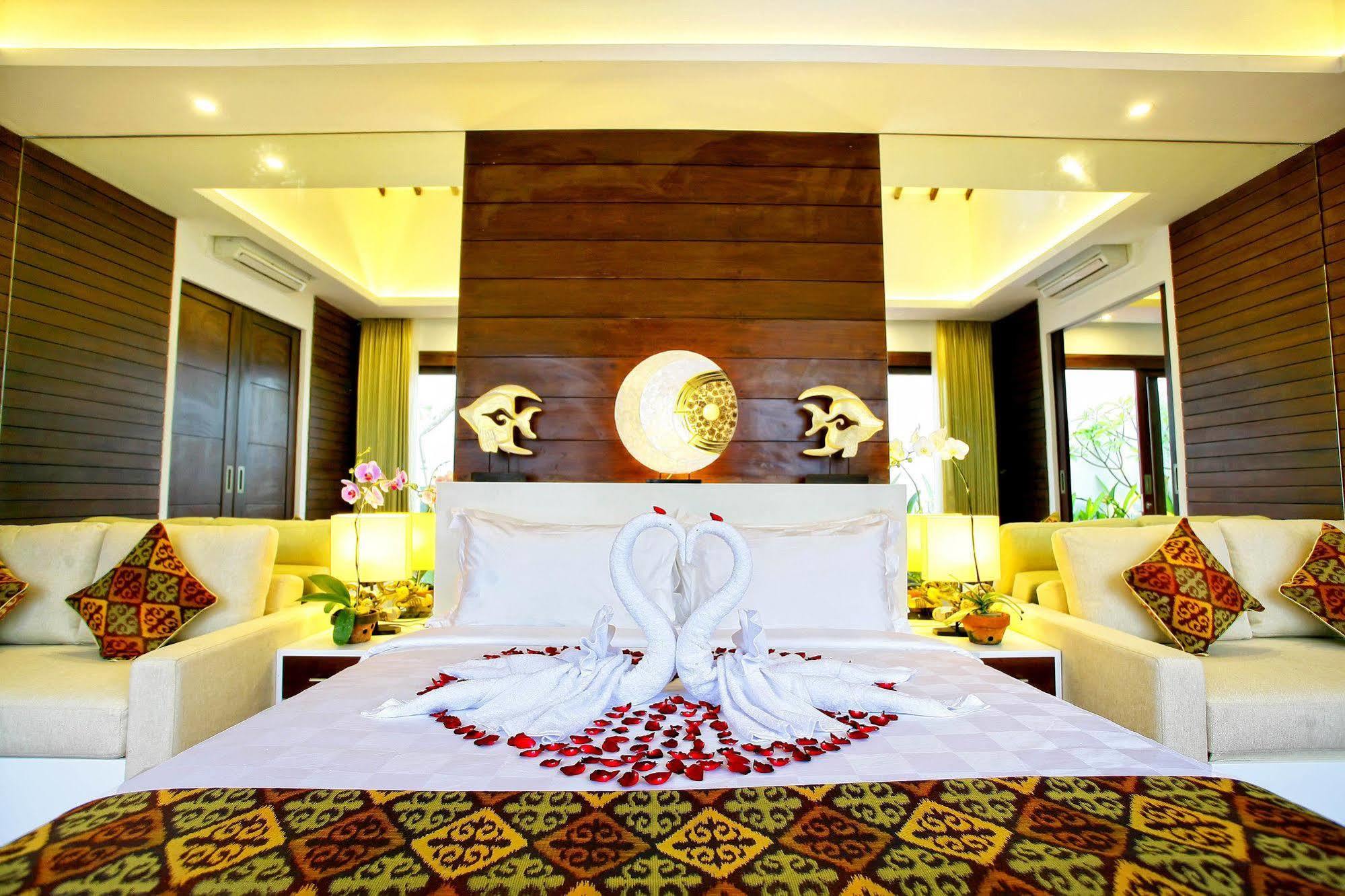 อนารี วิลลา กูตา Villa เลอกีอัน ภายนอก รูปภาพ