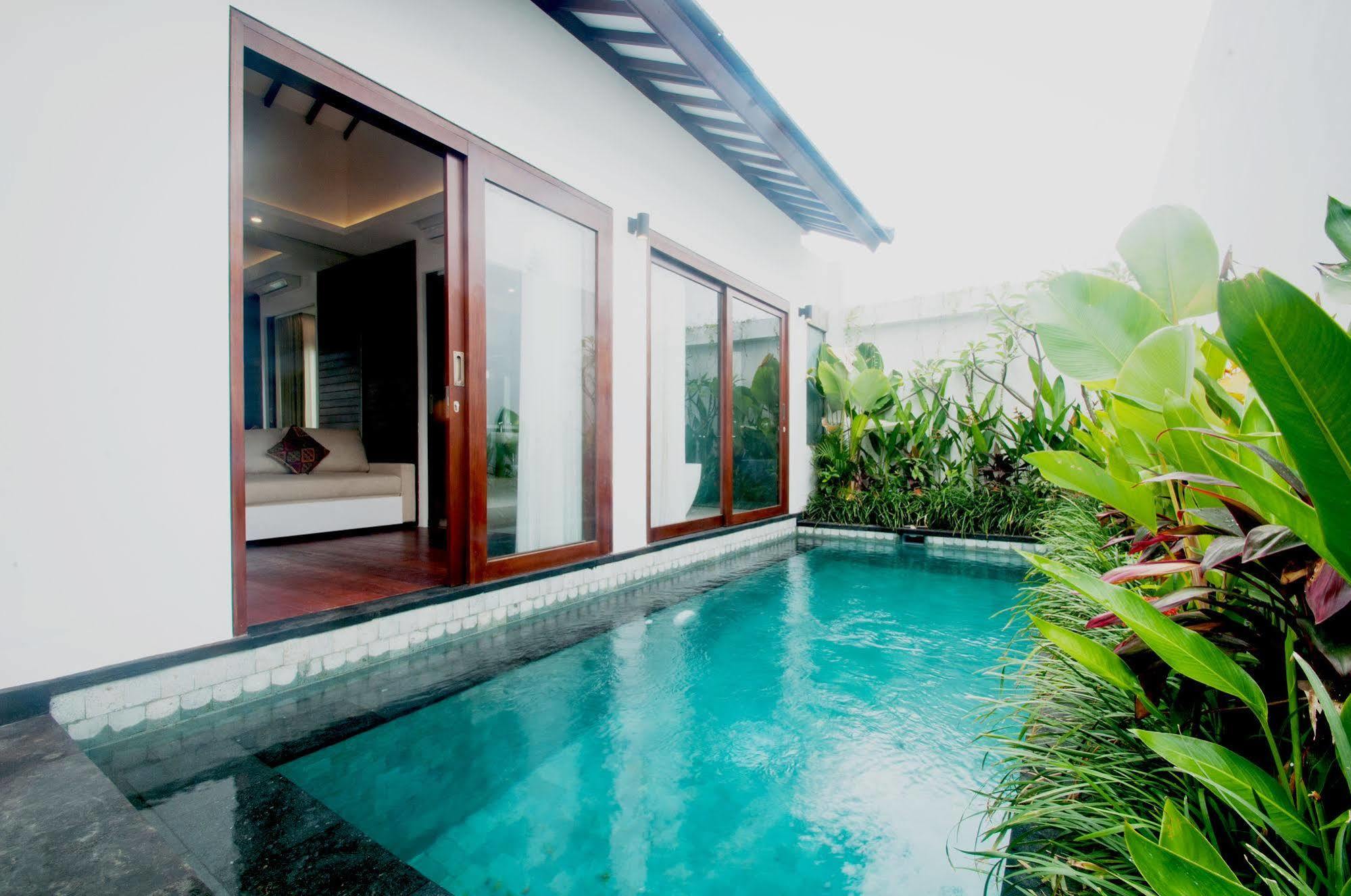 อนารี วิลลา กูตา Villa เลอกีอัน ภายนอก รูปภาพ